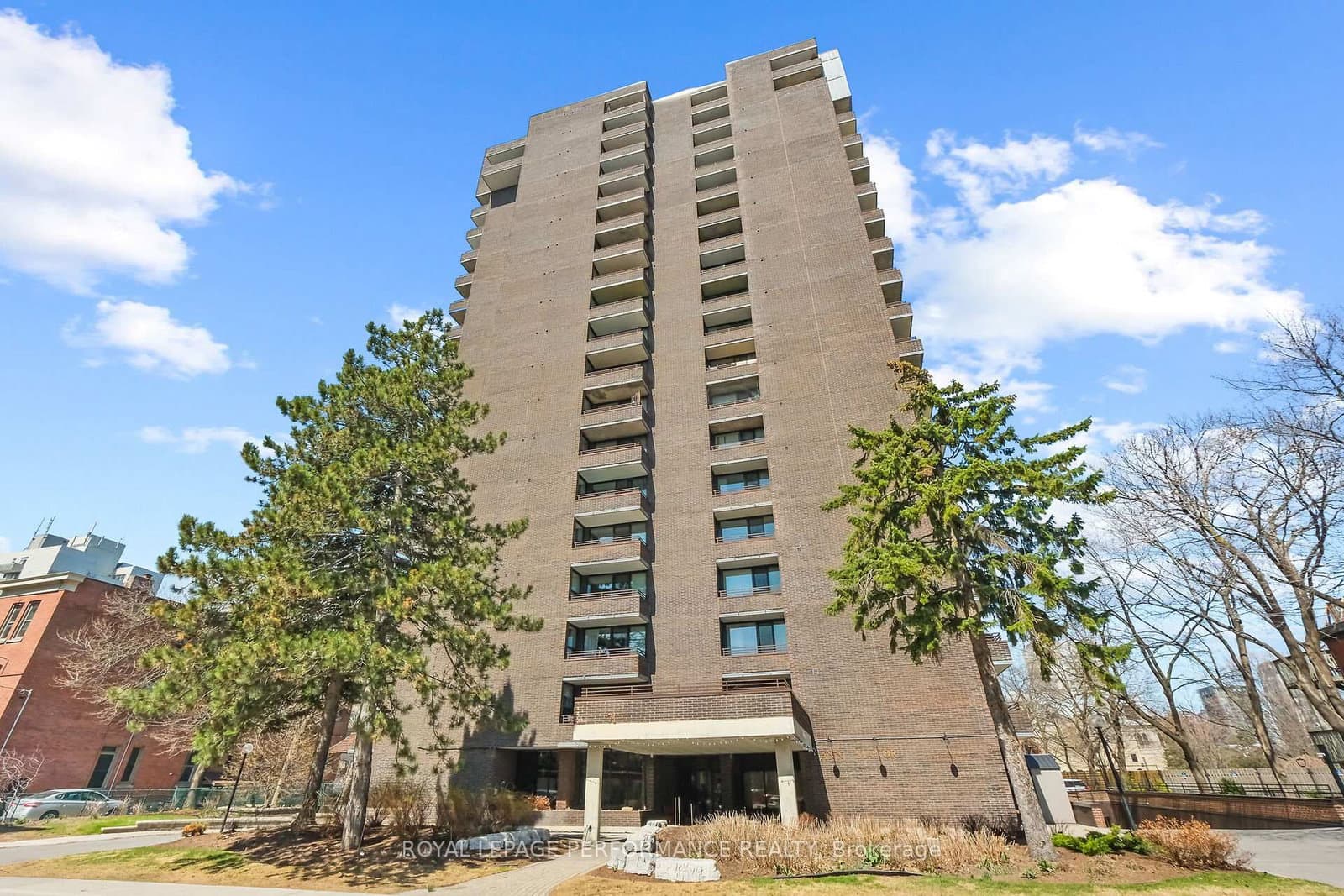 1003 - 71 Somerset Street, Ottawa, ON