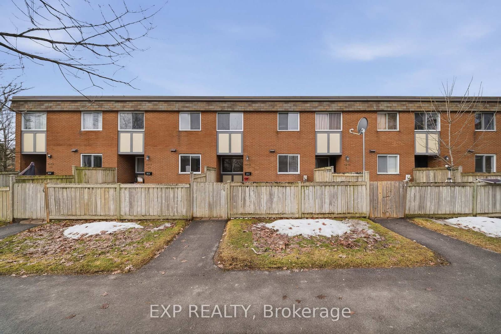 11 - 1675 Heatherington Road, Ottawa, ON