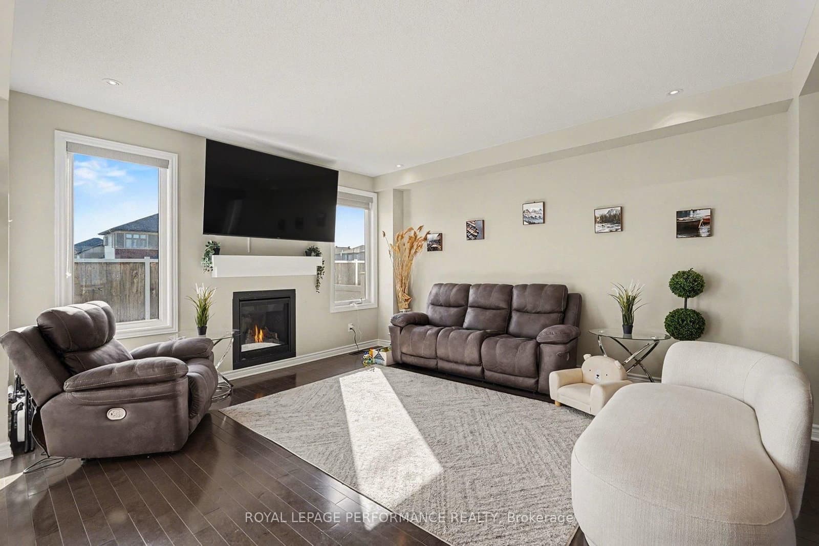 504 Yellow Birch Street, Orleans, ON — photo 2