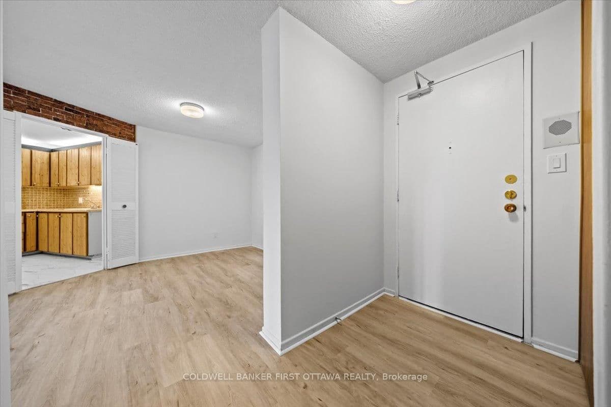 808 - 1171 AMBLESIDE Drive, Ottawa, ON — photo 2