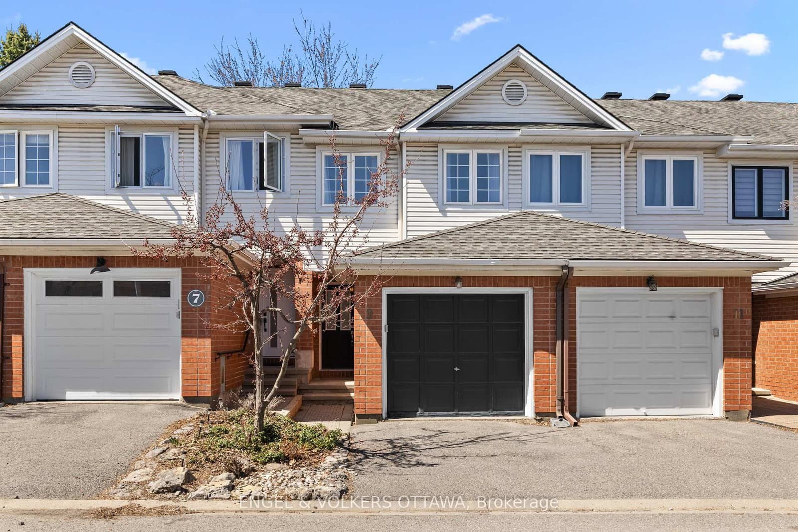 9 Festive Private, Ottawa, ON