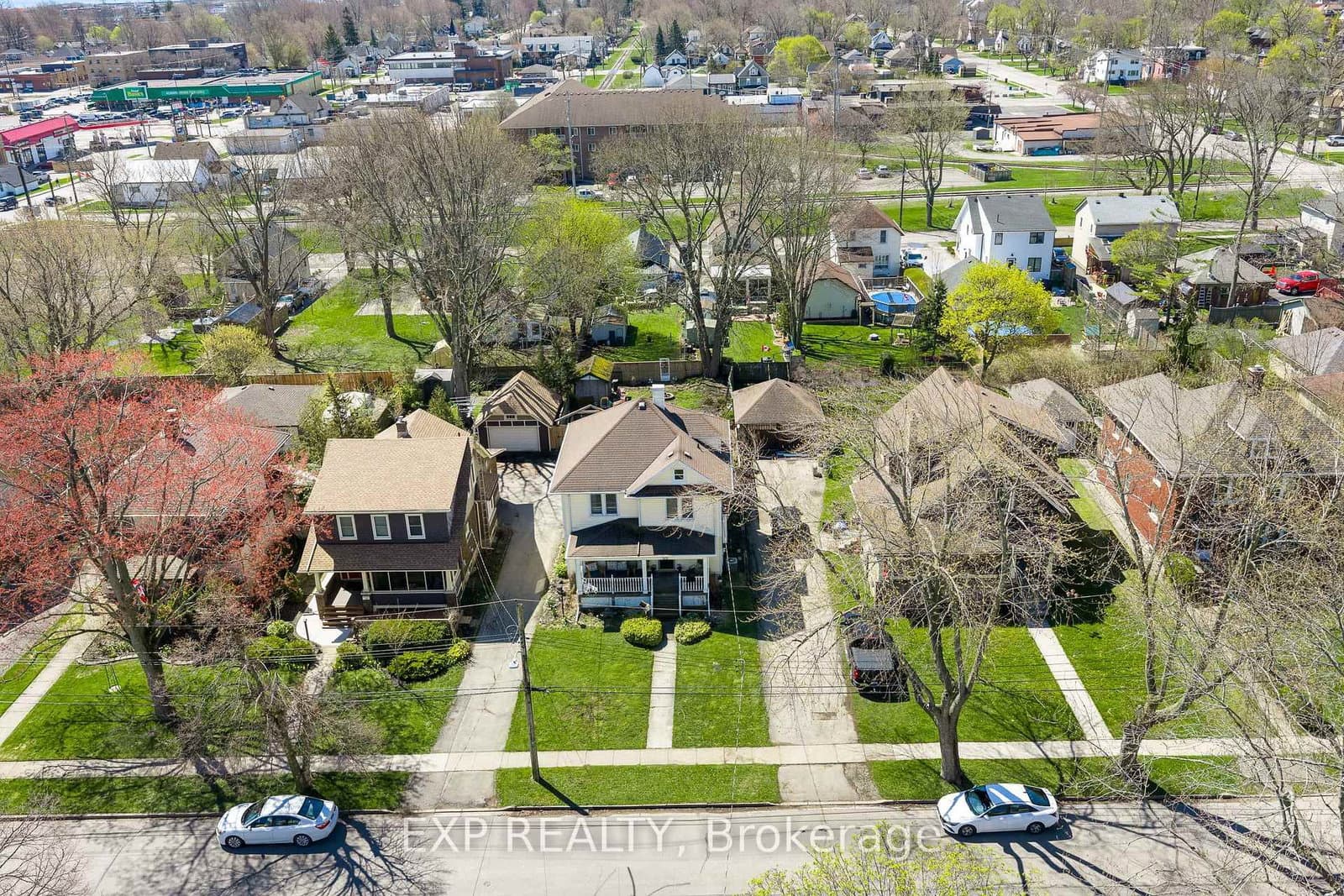 122 Elgin Street, Port Colborne, ON — photo 2