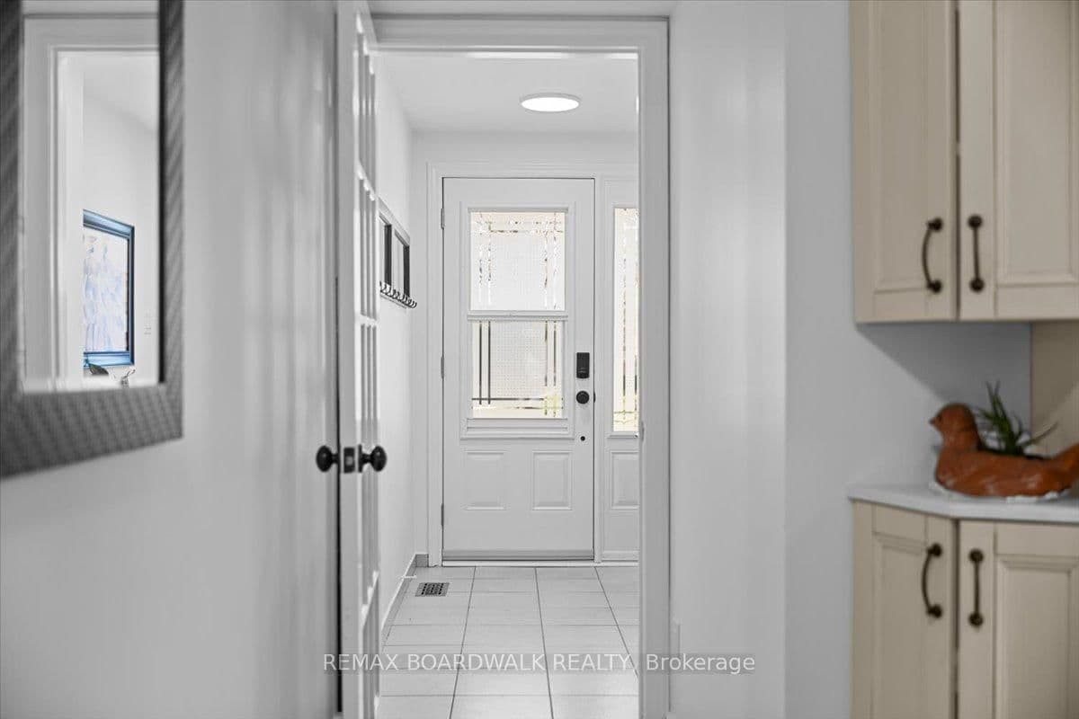 1837 Windflower Way, Orleans, ON — photo 3