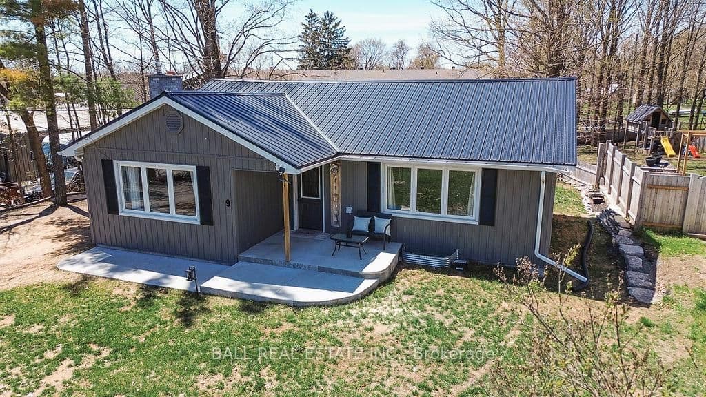 9 Victoria Street, Limoges, ON — photo 2