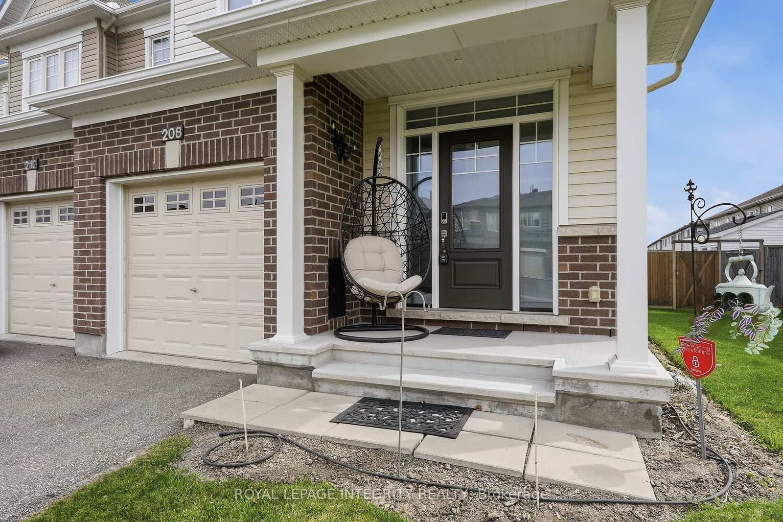 208 Mountain Sorrel Way, Ottawa, ON — photo 2