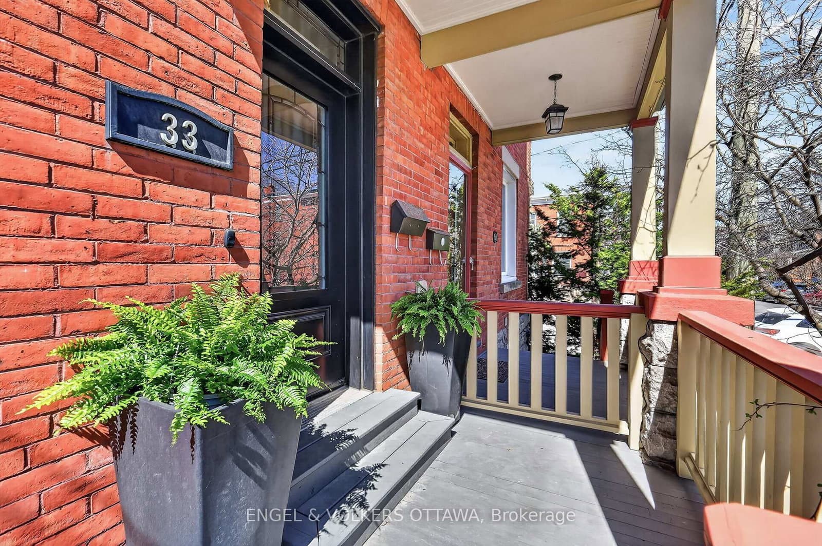 33 Fourth Avenue, Ottawa, ON — photo 2