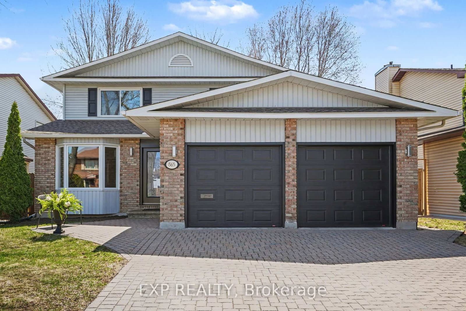 865 Acadian Gardens, Ottawa, ON
