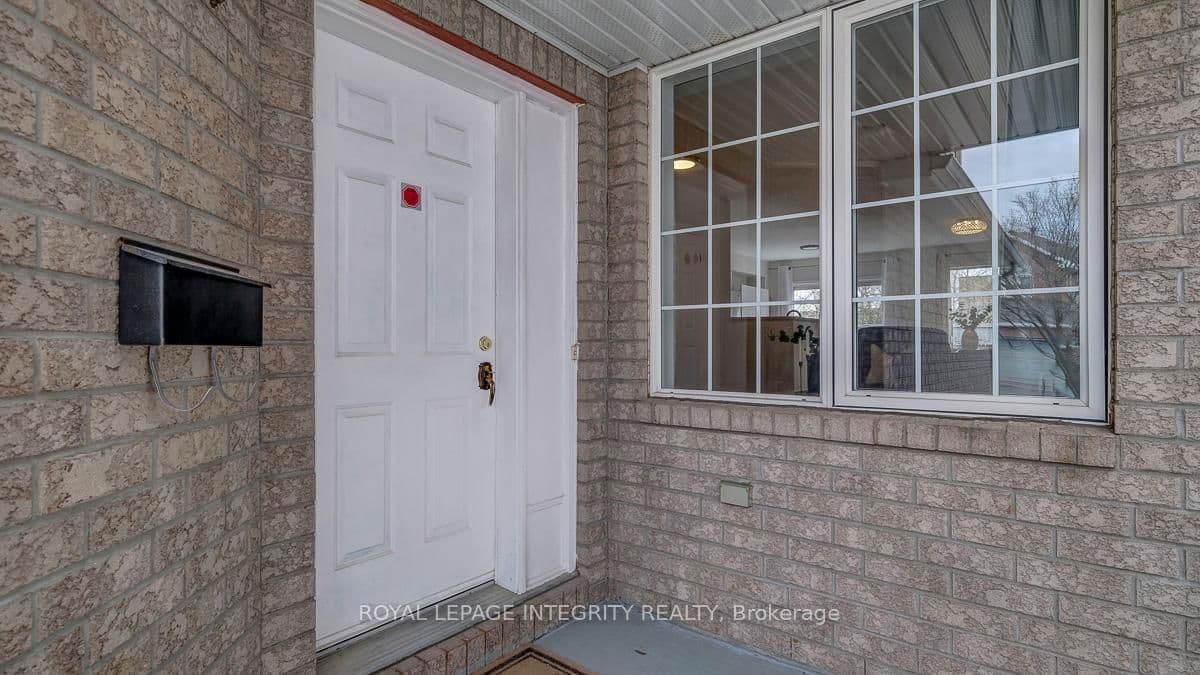 58 Edgeware Drive, Ottawa, ON — photo 2