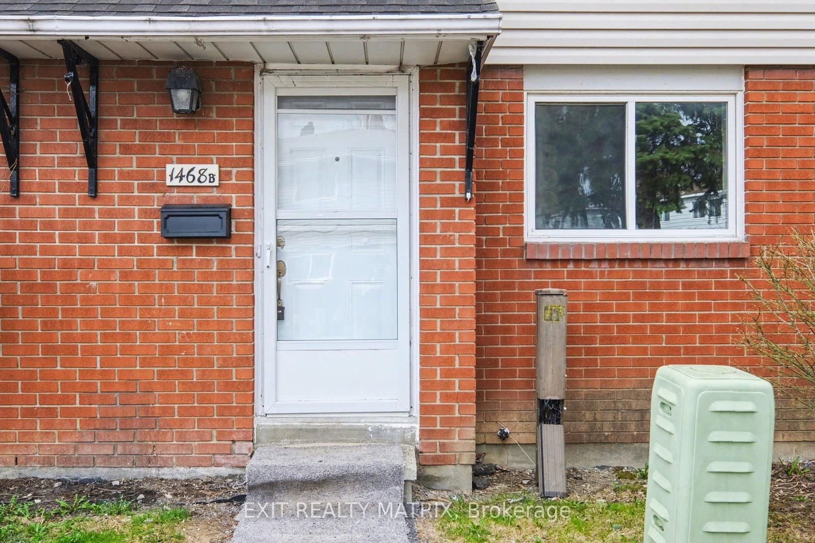 B - 1468 Heatherington Road, Ottawa, ON — photo 2