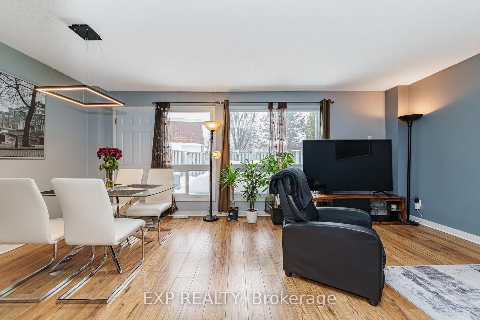 81 - 224 Romulus Private, Ottawa, ON — photo 2