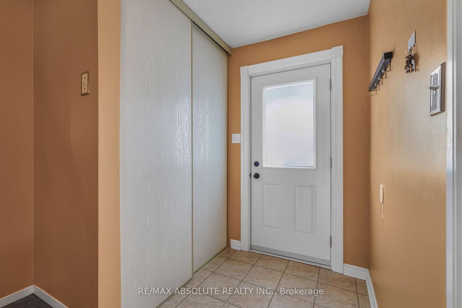 1970 Colorado Lane, Orleans, ON — photo 2