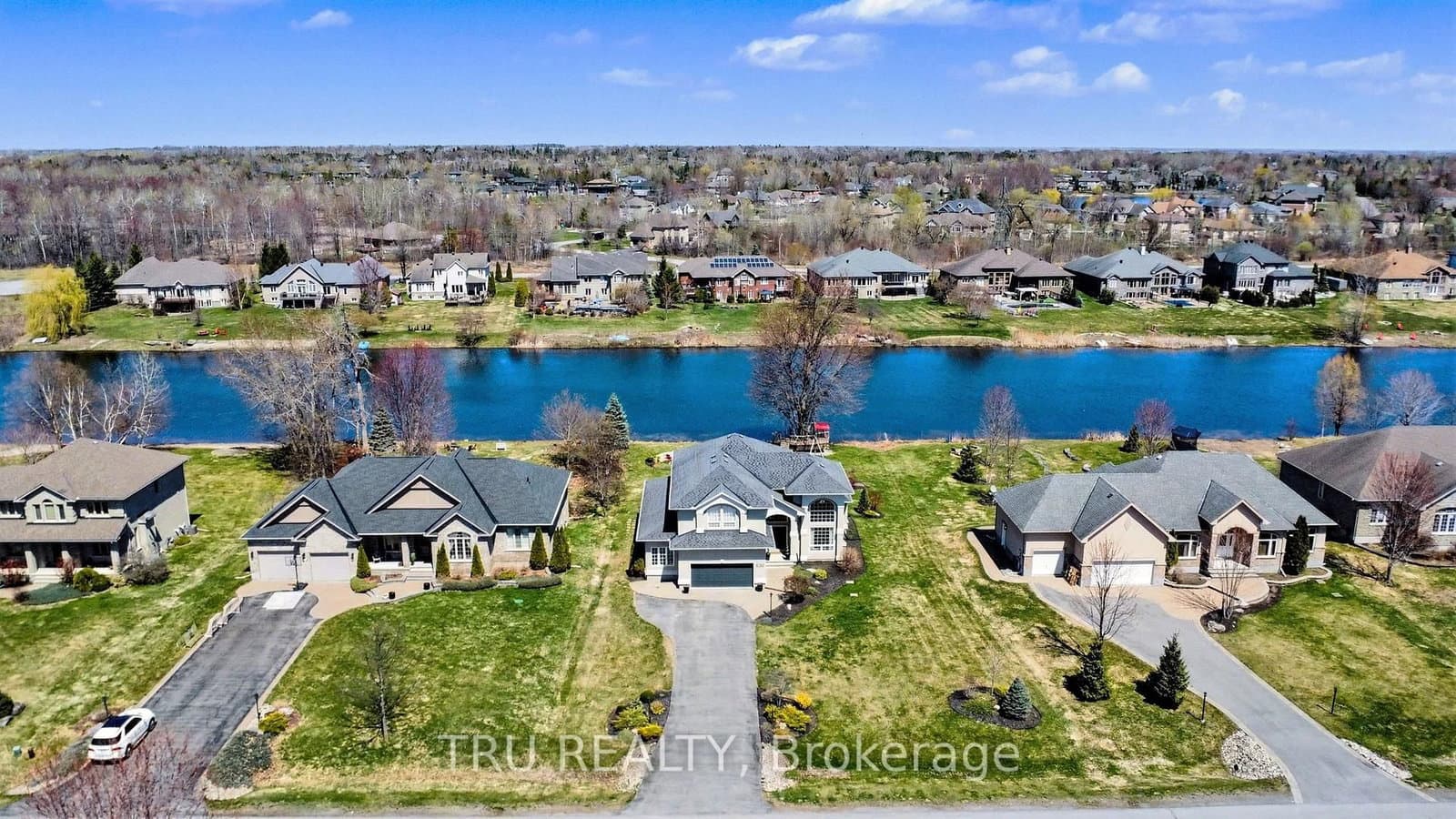 6796 Suncrest Drive, Ottawa, ON — photo 2