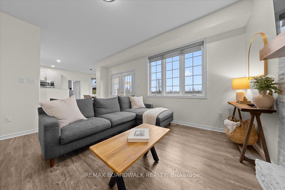 8044 Craig Farm Drive, Metcalfe, ON — photo 3