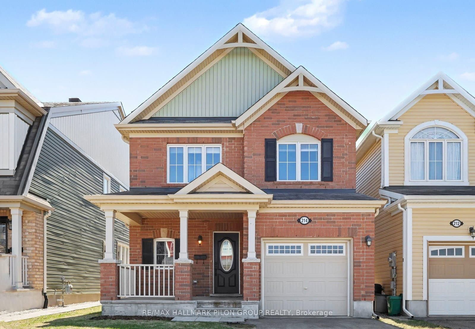 214 Serra Ridge, Ottawa, ON