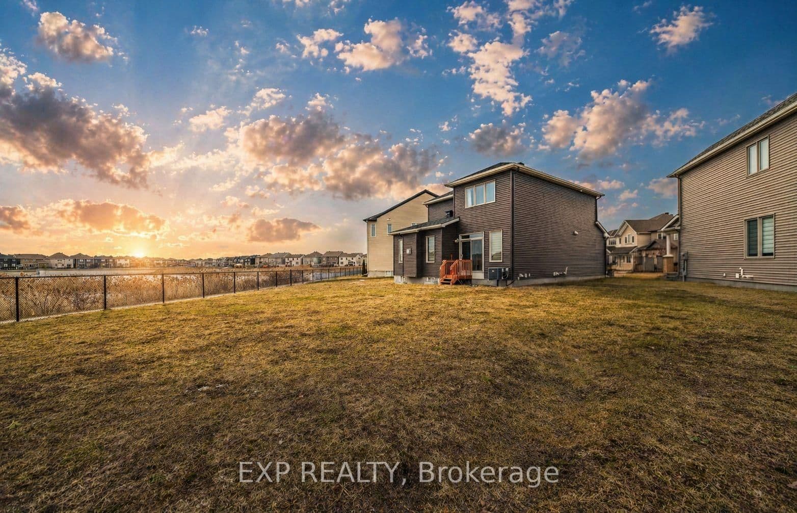 527 Alcor Terrace, Ottawa, ON — photo 2