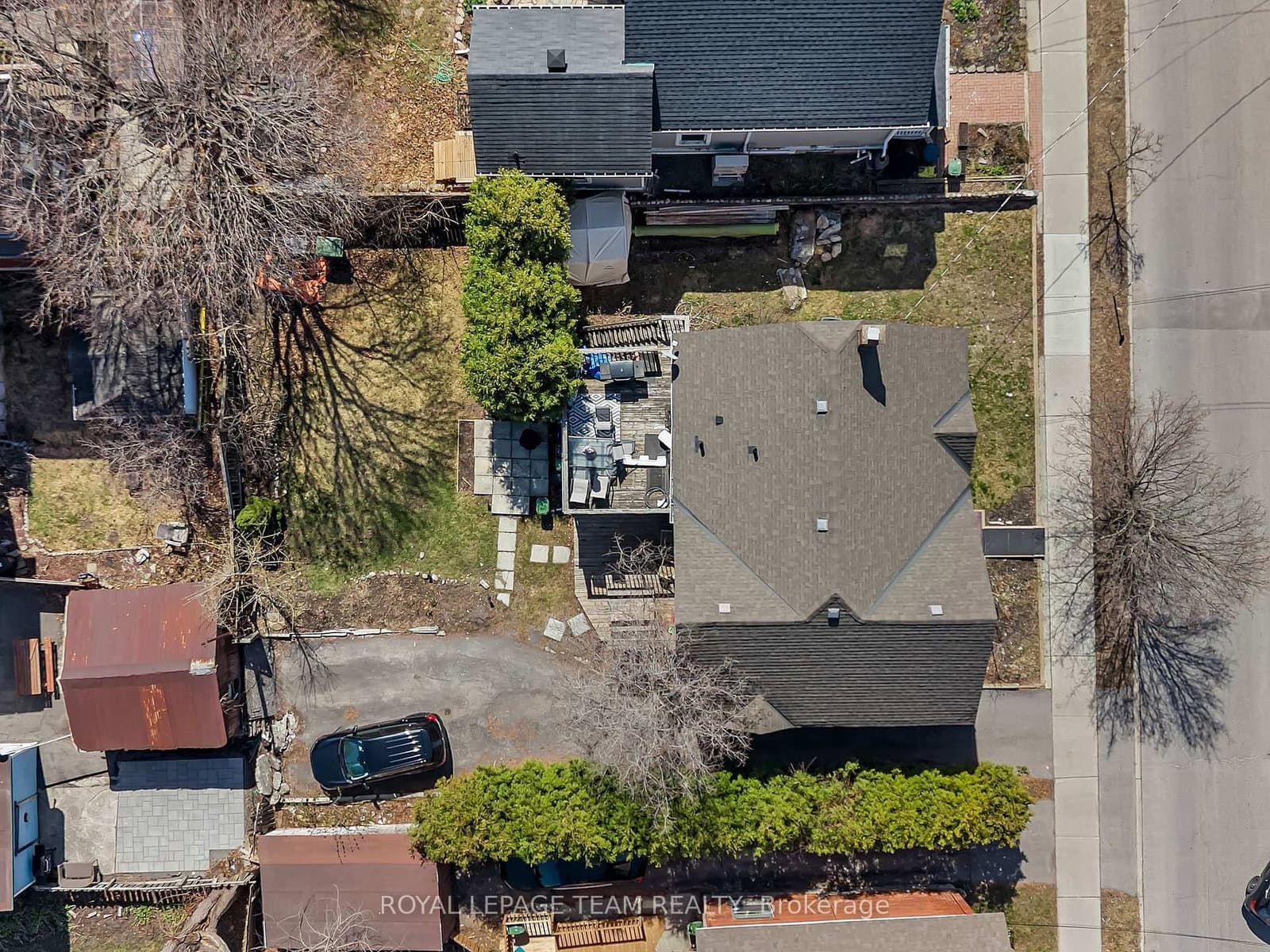 11 Sherbrooke Avenue, Ottawa, ON — photo 2