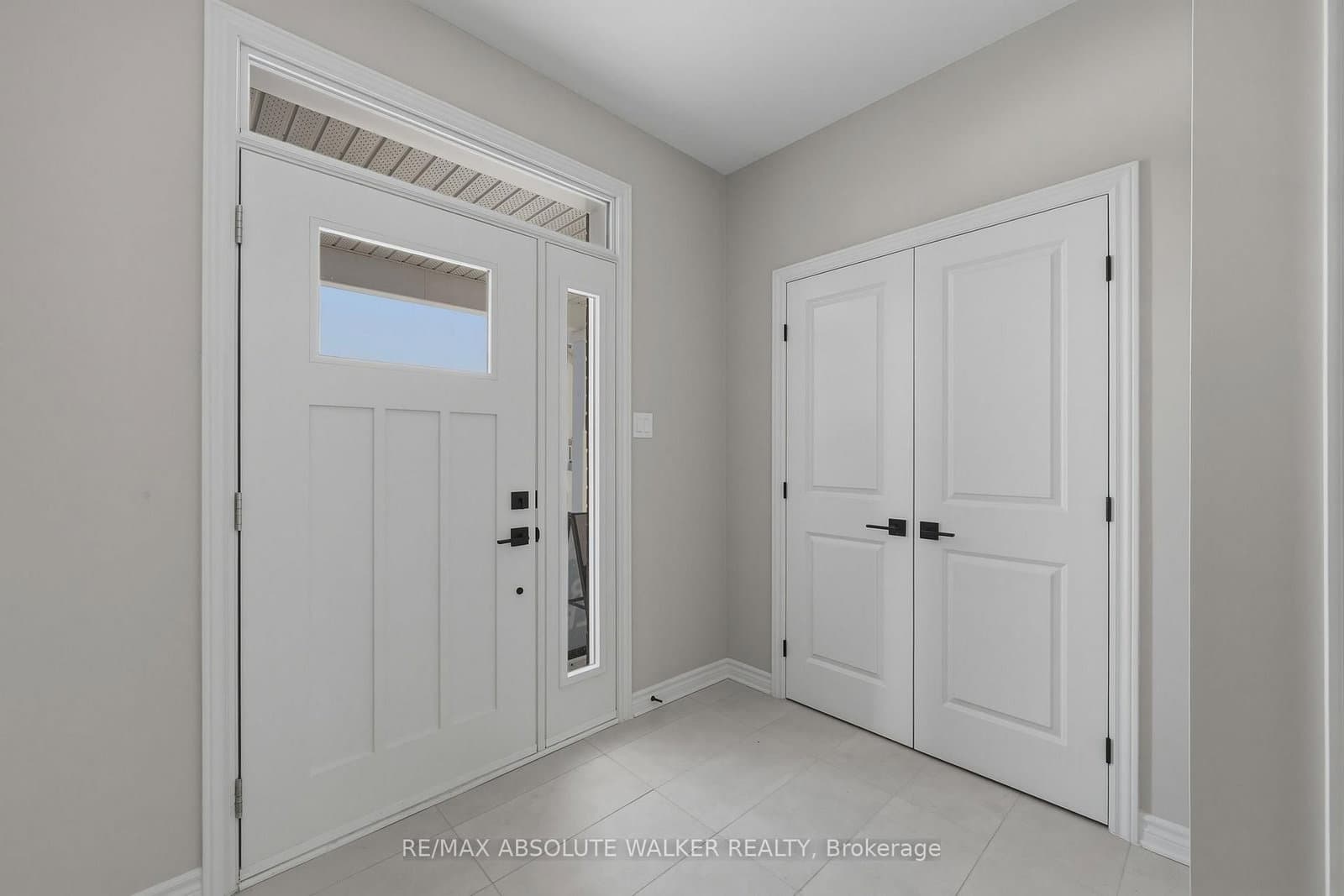 803 Antonio Farley Street, Orleans, ON — photo 2