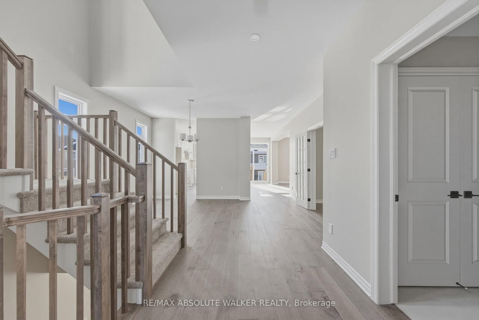 803 Antonio Farley Street, Orleans, ON — photo 3