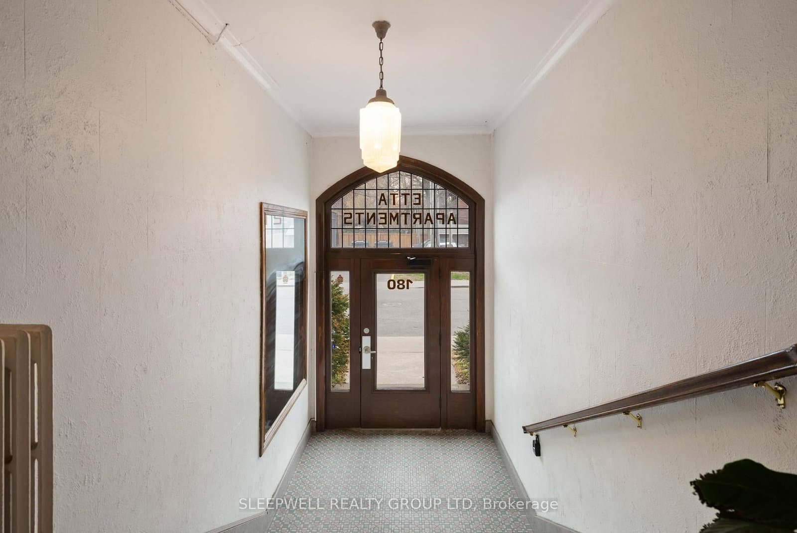 1A - 180 Augusta Street, Ottawa, ON — photo 2