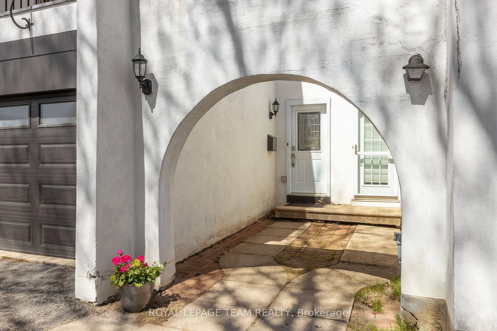 25 Grady Crescent, Ottawa, ON — photo 3