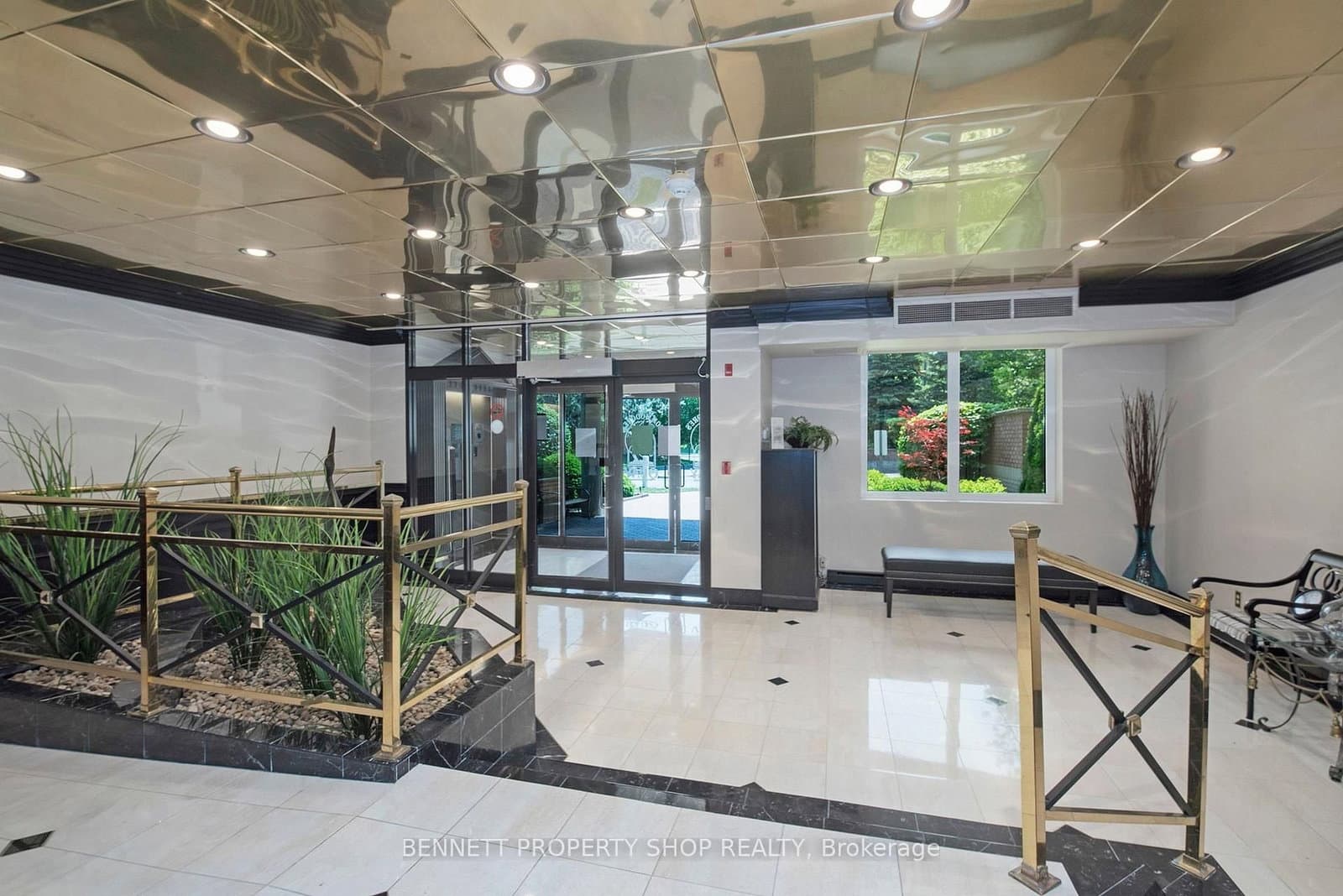 305 - 3099 Carling Avenue, Ottawa, ON — photo 2