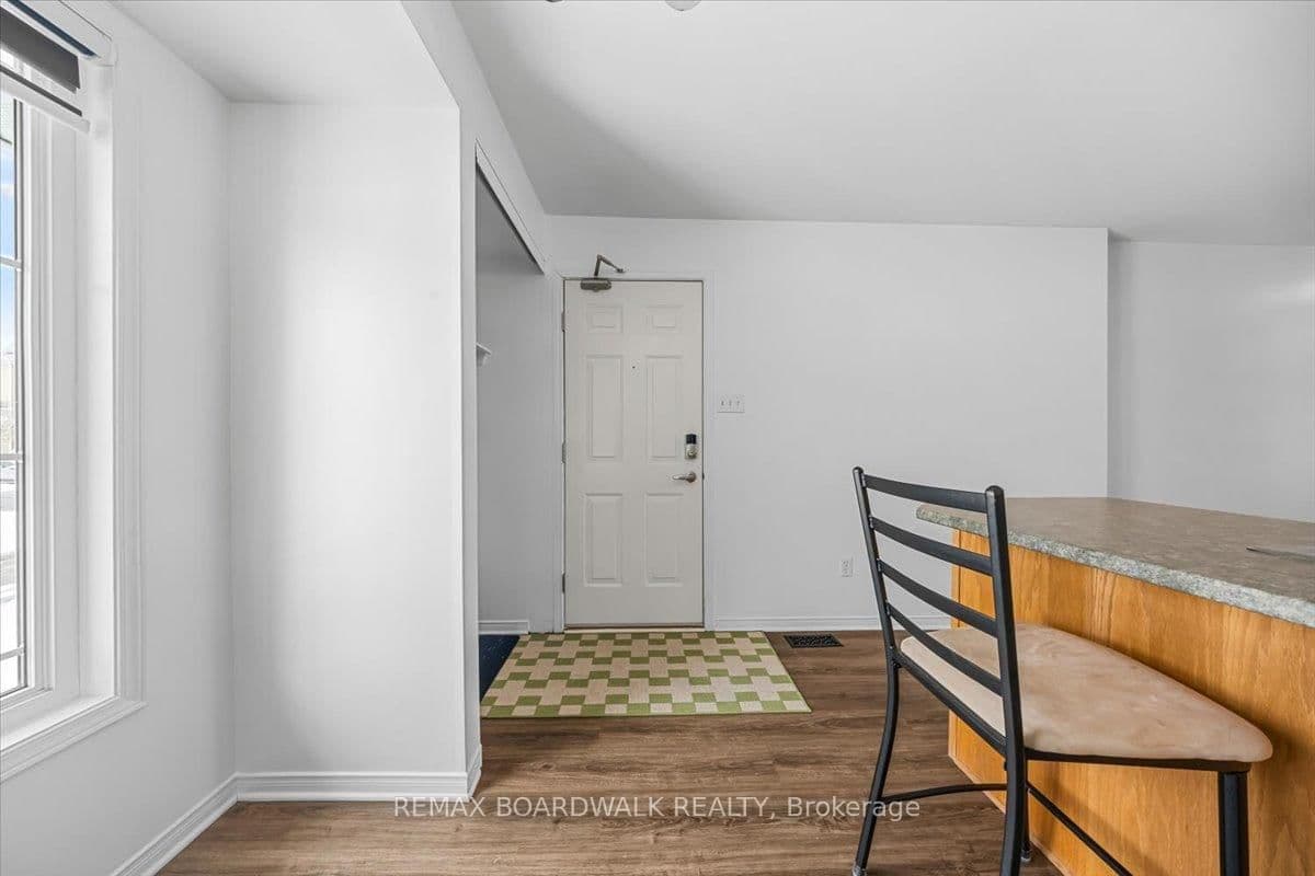 364 Crownridge Drive, Kanata, ON — photo 3