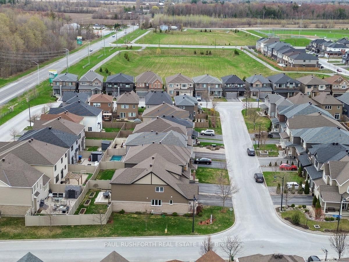 101 Red Rock Lane, Nepean, ON — photo 3