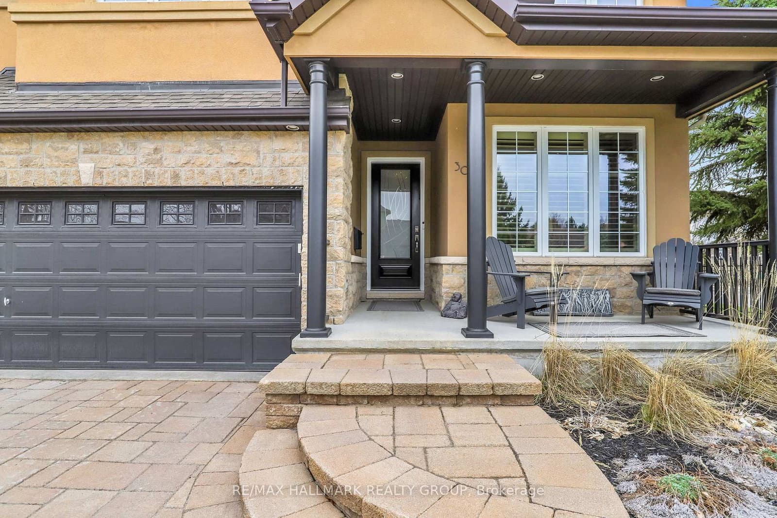 300 Amita Crescent, Ottawa, ON — photo 2