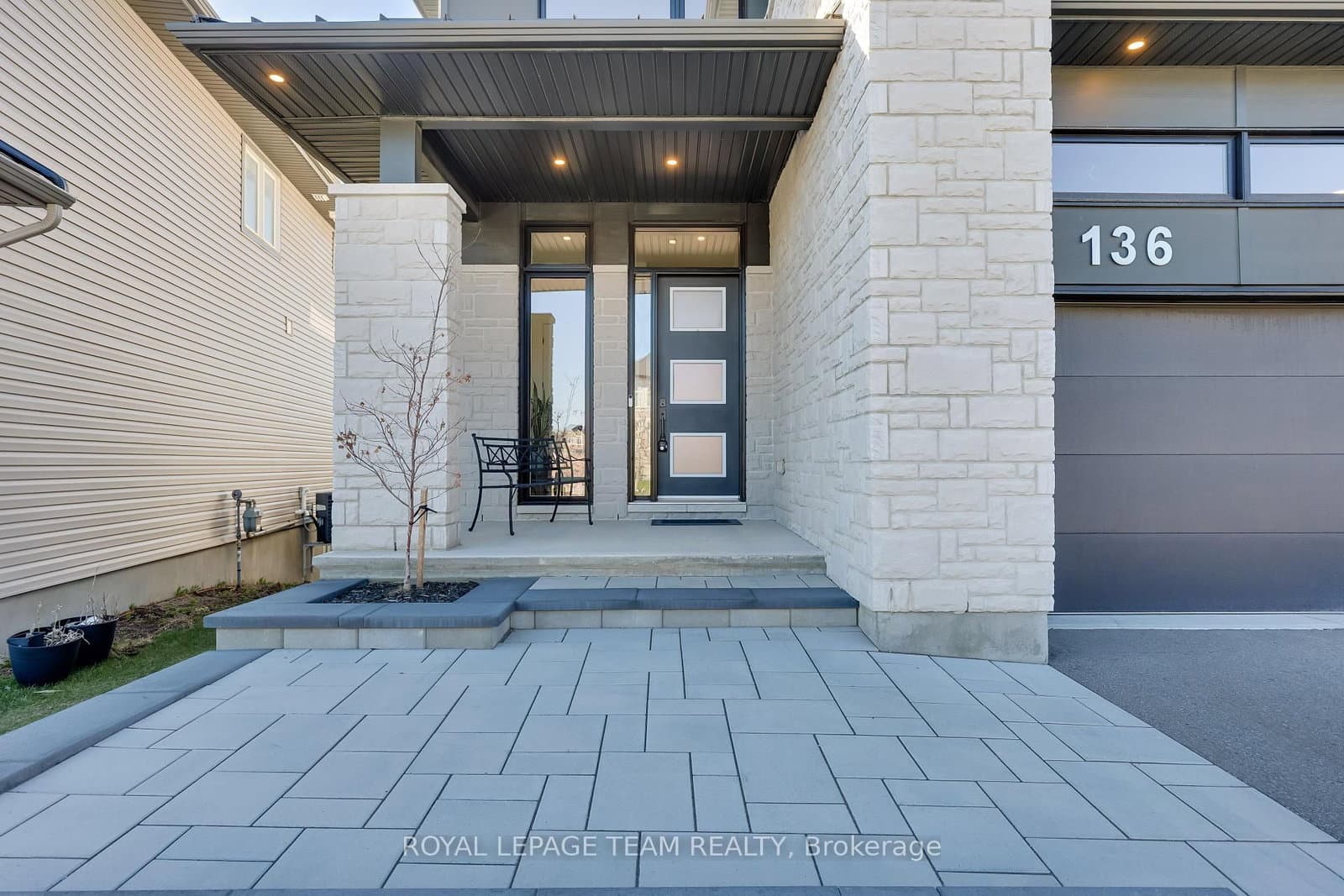 136 Escarpment Crescent, Ottawa, ON — photo 3