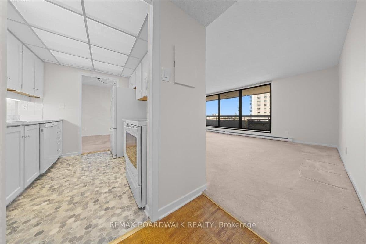 702 - 20 The Driveway Drive, Ottawa, ON — photo 3