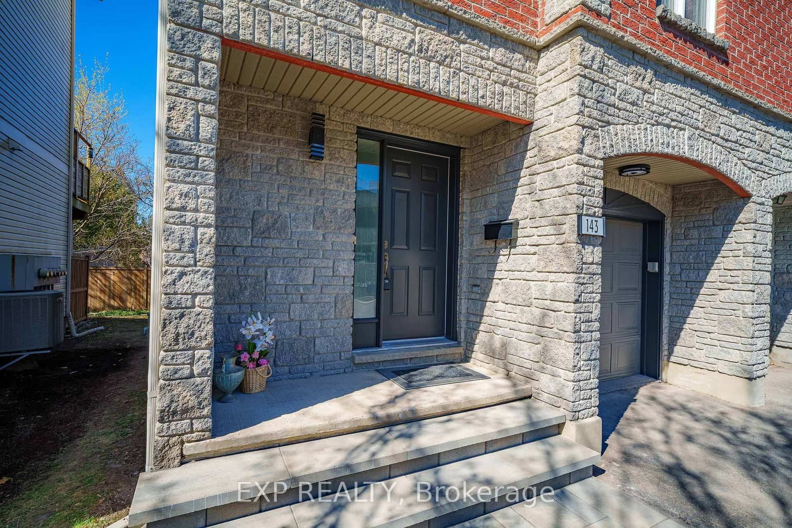 143 Arcola Private, Ottawa, ON — photo 2