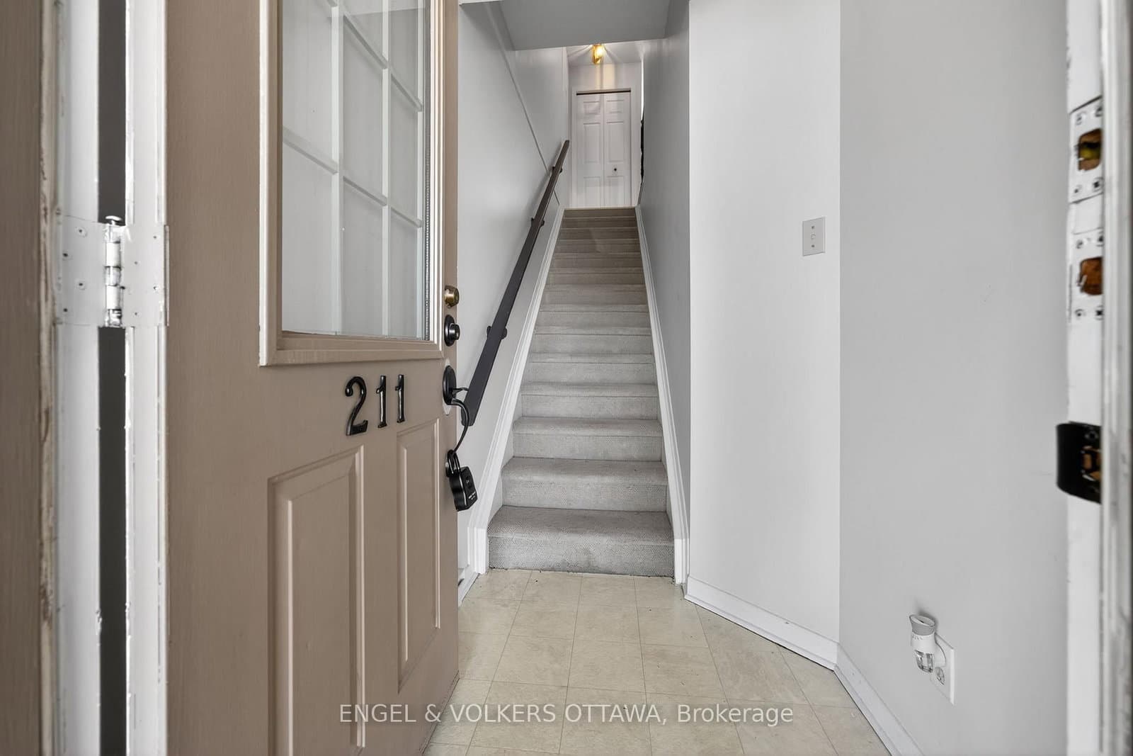 211 Briston Private, Ottawa, ON — photo 2