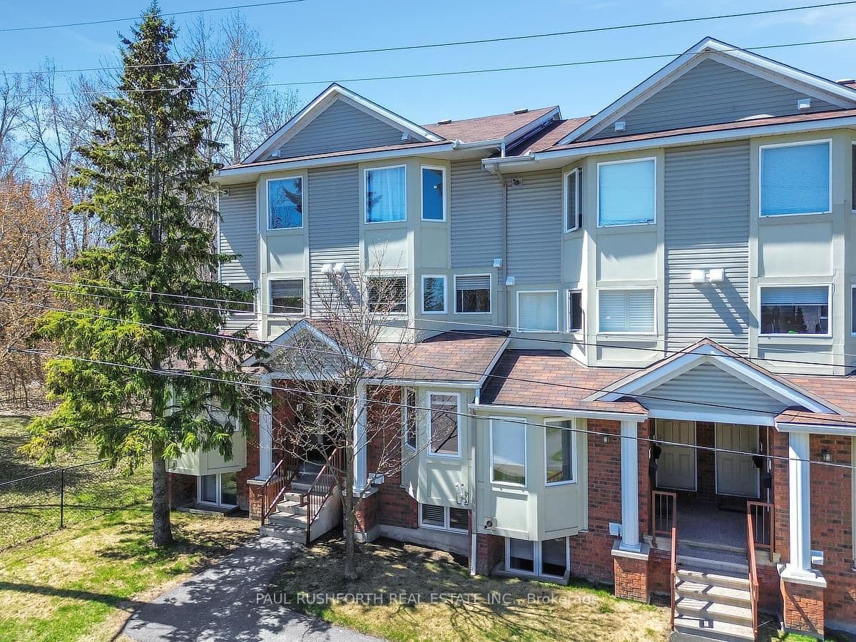 11 - 1400 Wildberry Court, Ottawa, ON