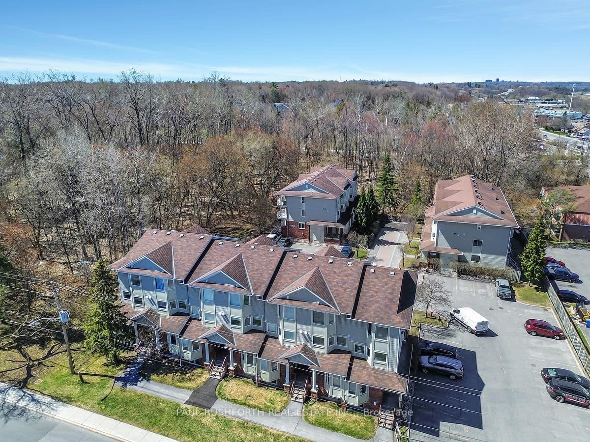 11 - 1400 Wildberry Court, Ottawa, ON — photo 2