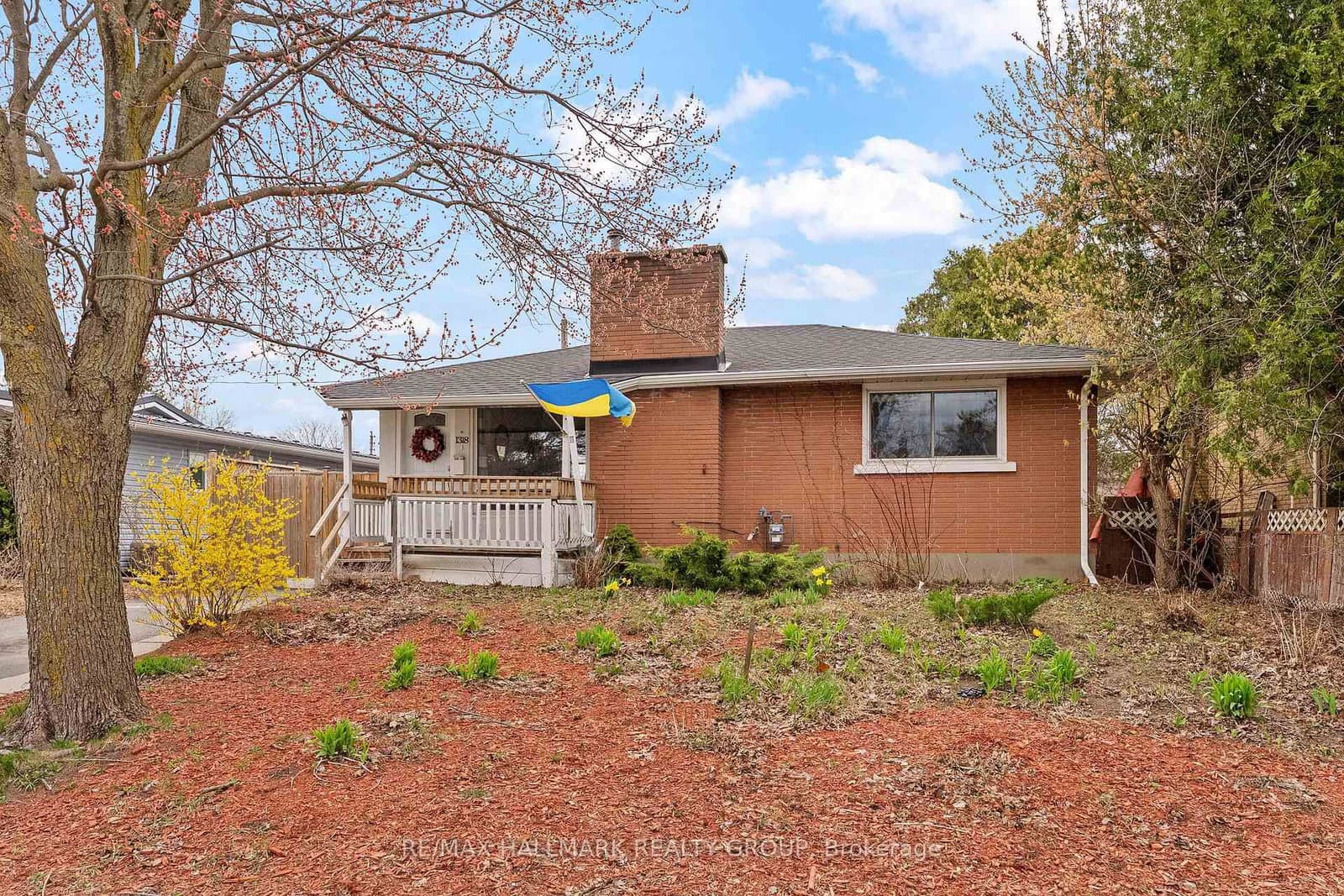 1318 Avenue Q, Ottawa, ON — photo 2