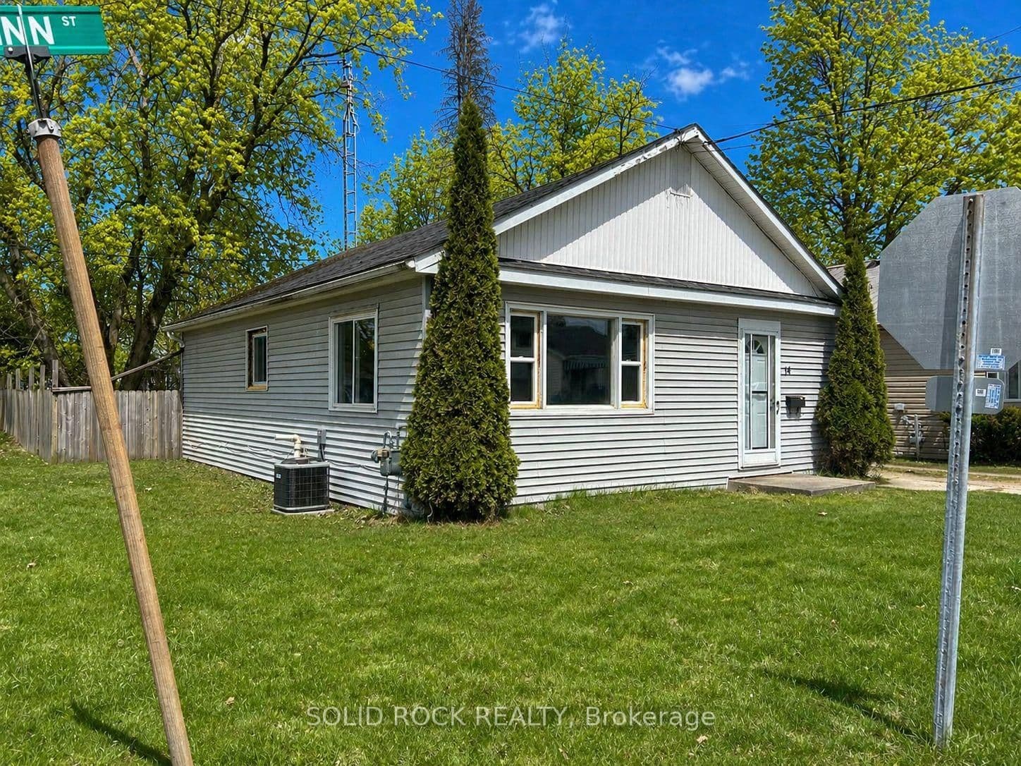14 Linn Street, Limoges, ON — photo 2