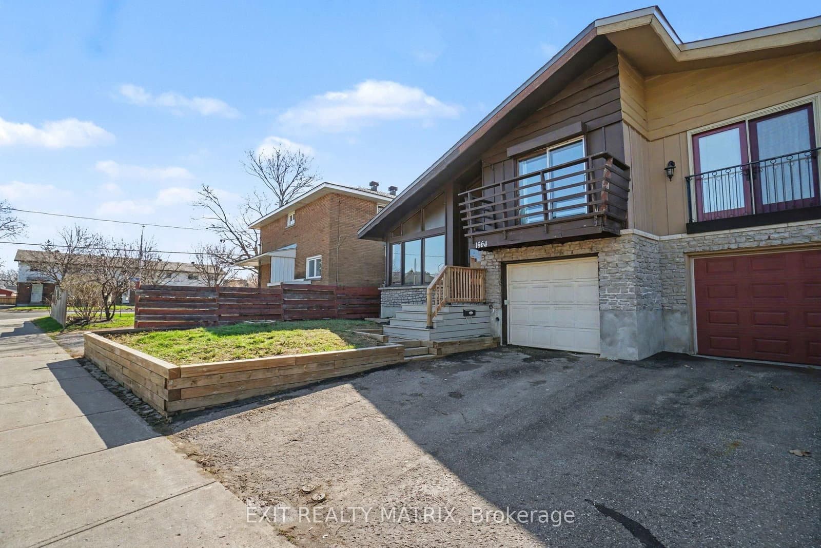 1864 Lenester Avenue, Ottawa, ON — photo 2