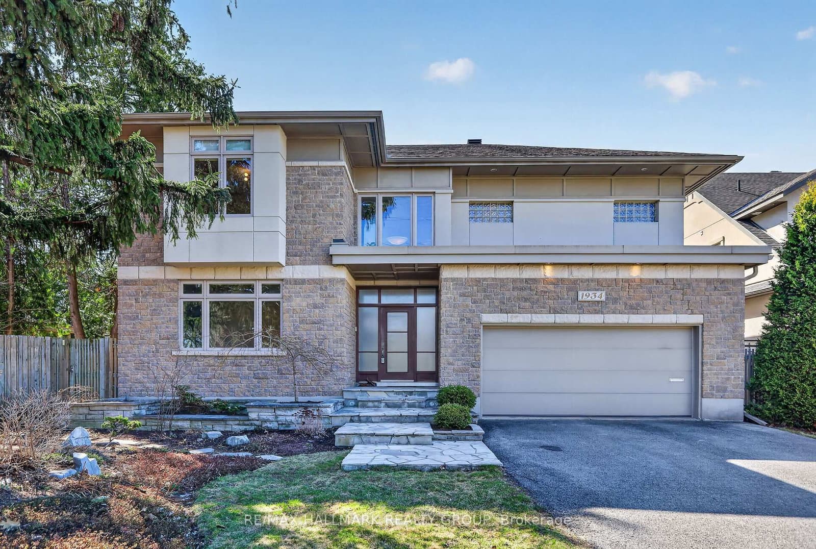 1934 Lenester Avenue, Ottawa, ON