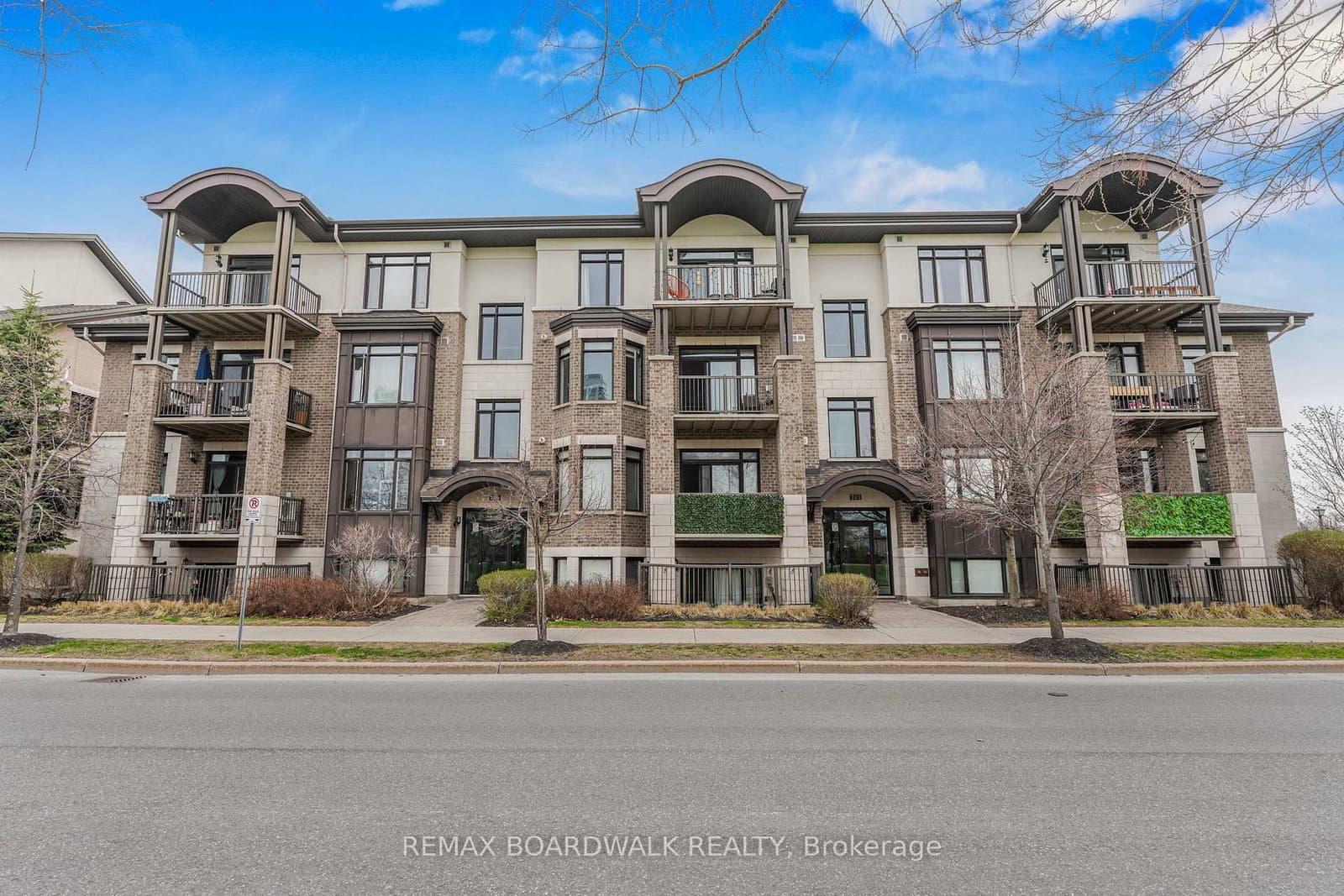 203 - 705 Beauparc Private, Ottawa, ON
