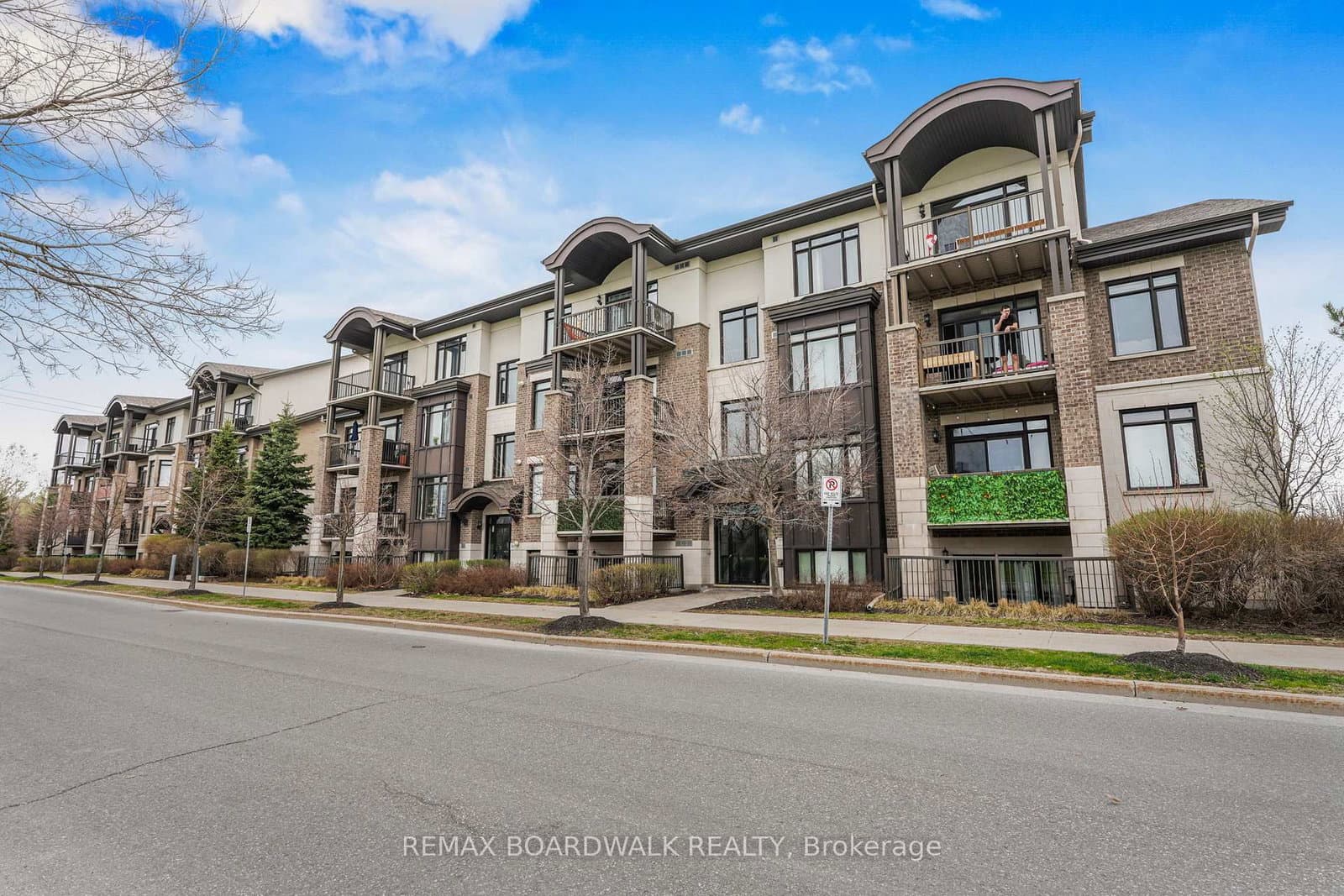 203 - 705 Beauparc Private, Ottawa, ON — photo 2