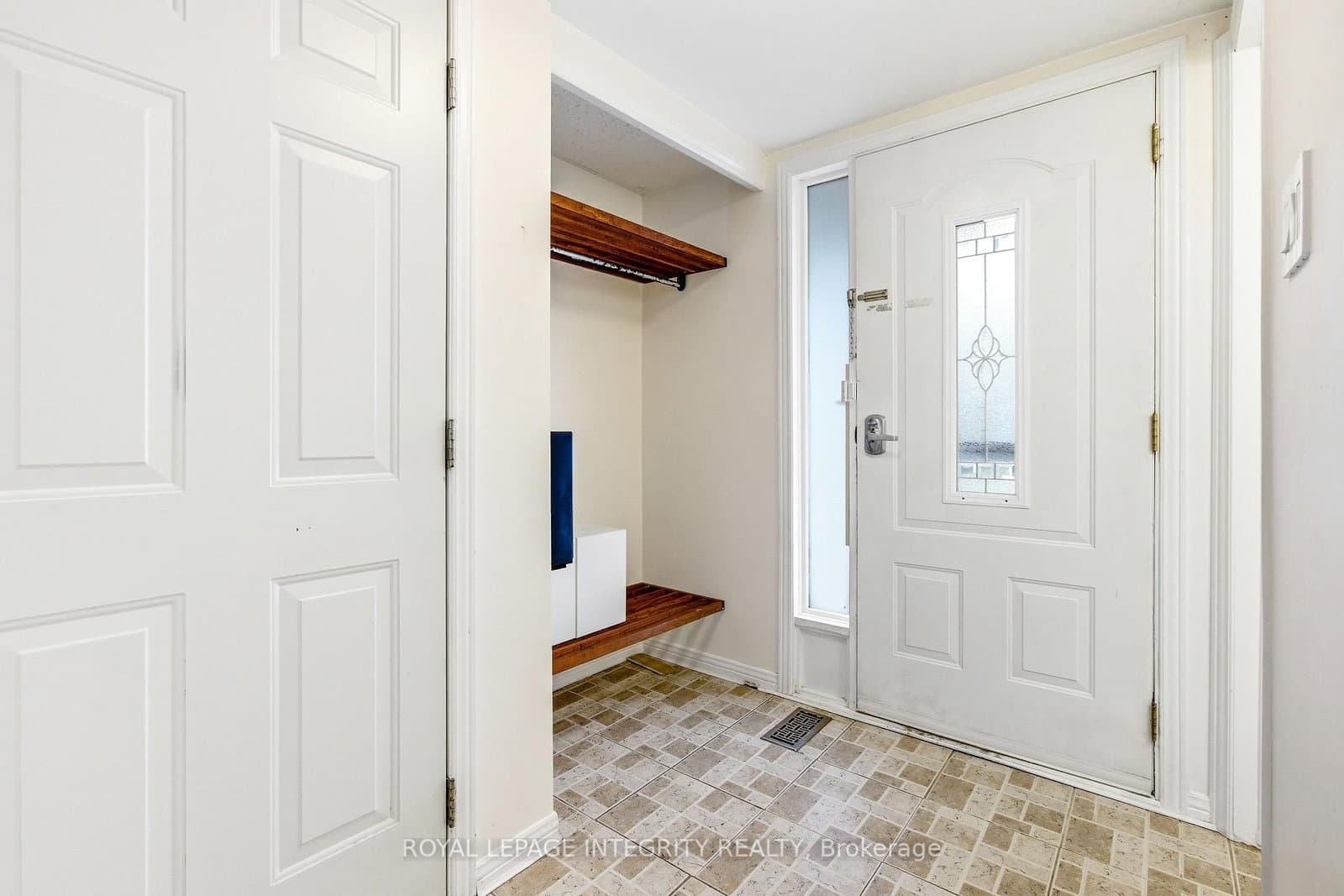 33 - 3205 Uplands Drive, Ottawa, ON — photo 2