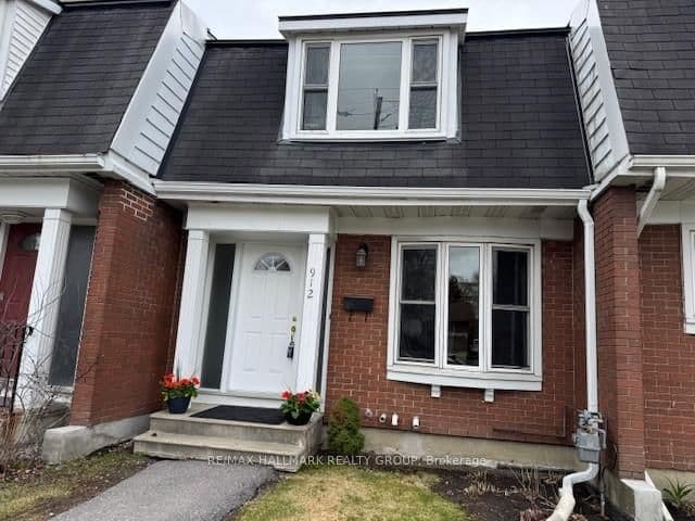 912 Dynes Road, Ottawa, ON