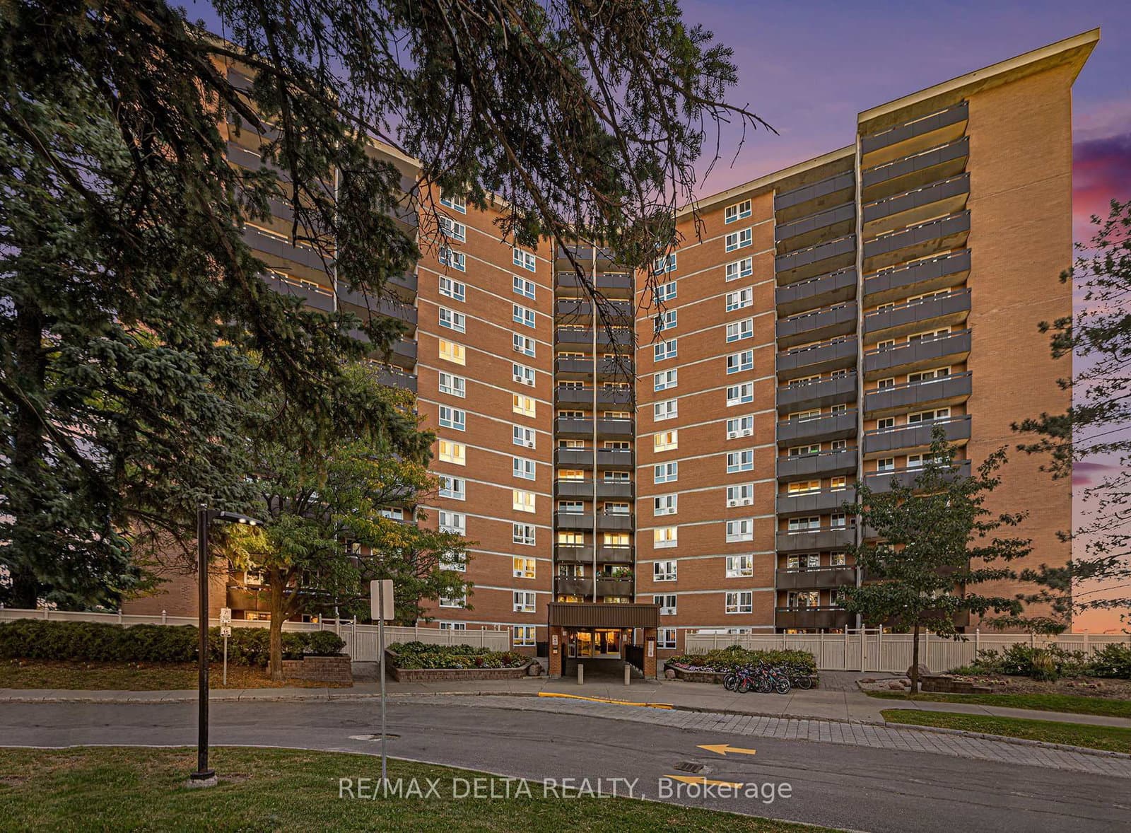 513 - 2020 Jasmine Crescent, Ottawa, ON
