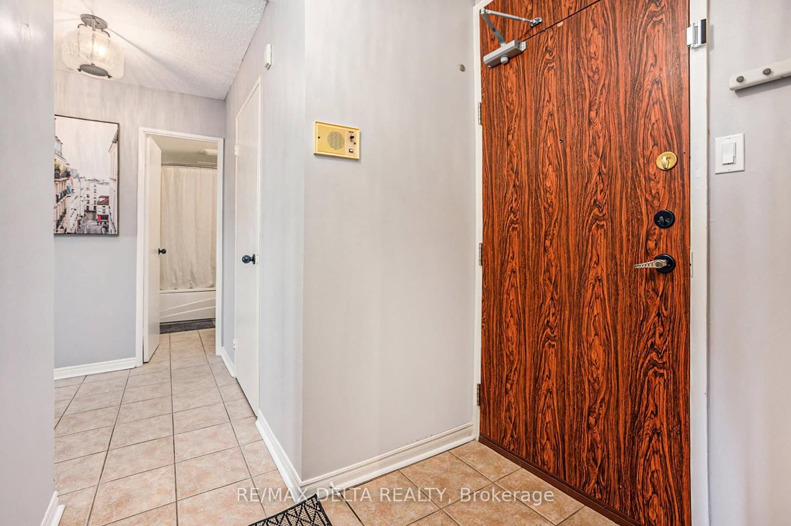 513 - 2020 Jasmine Crescent, Ottawa, ON — photo 2