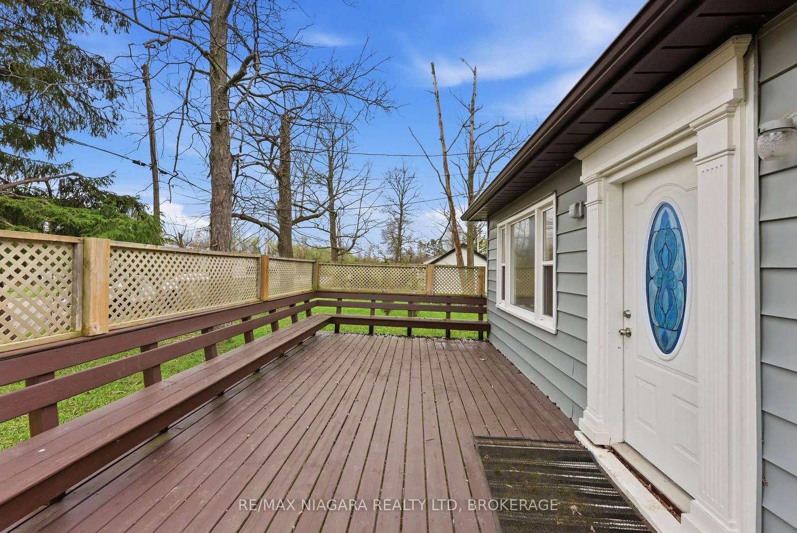 355 BERNARD Avenue, Fort Erie, ON — photo 2