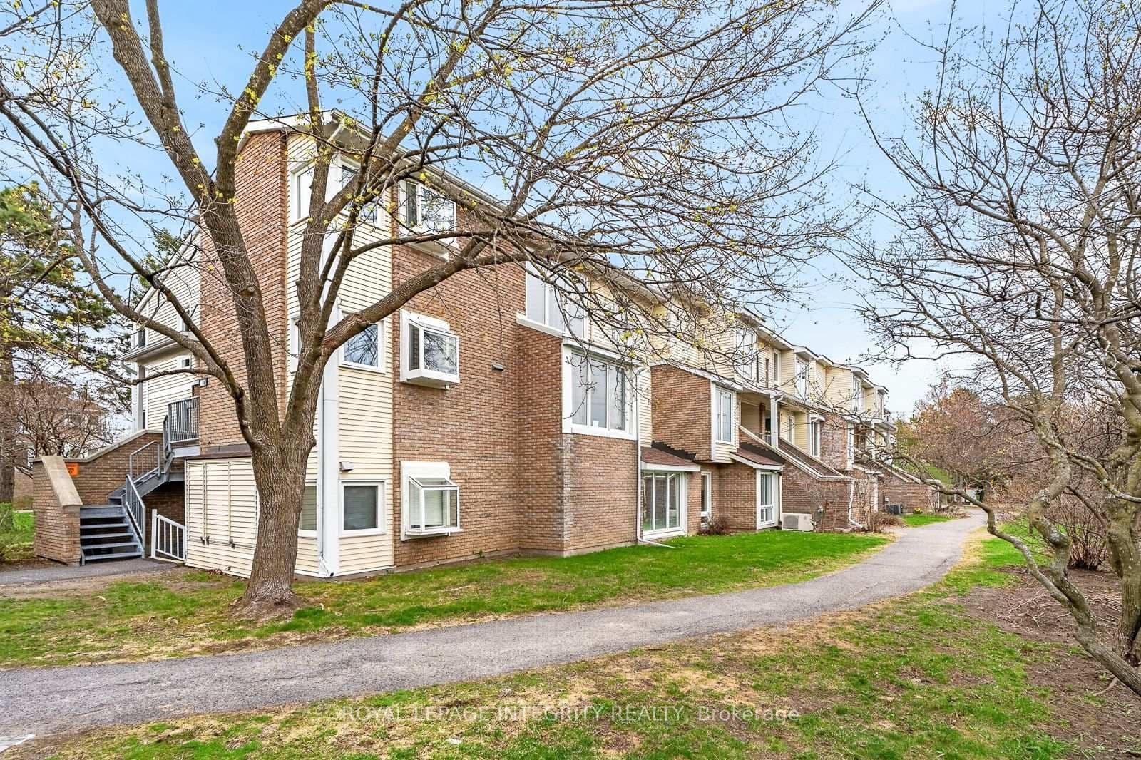 A - 207 Woodfield Drive, Ottawa, ON — photo 3