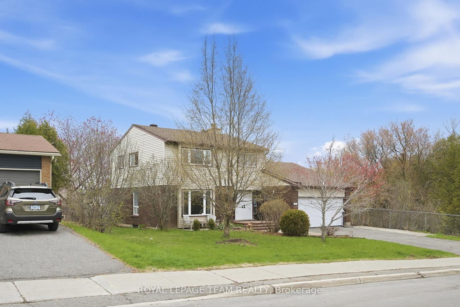 136 Malvern Drive, Barrhaven, ON — photo 2