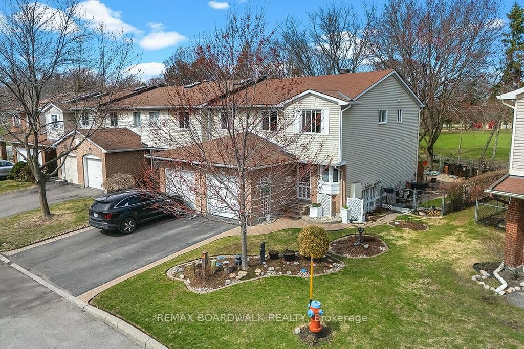 1111 Des Forets Avenue, Ottawa, ON
