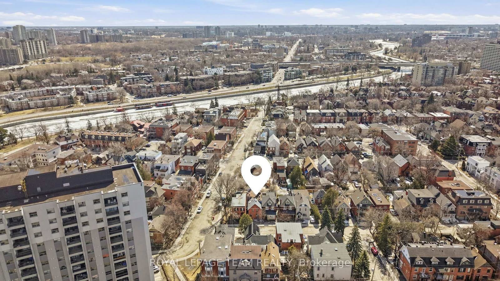 8 Lewis Street, Ottawa, ON — photo 2
