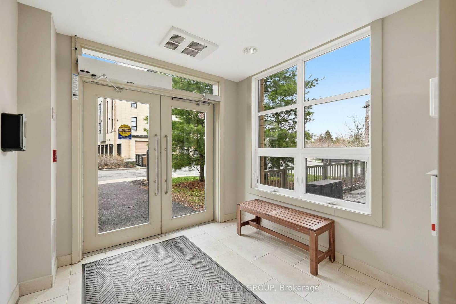 405 - 215 Titanium Private, Ottawa, ON — photo 2